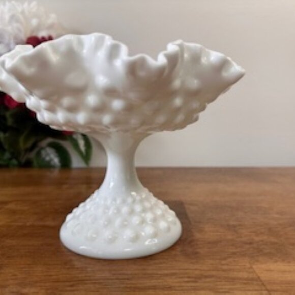 Fenton Hobnail Milk Glass Pedestal Bowl‎ Ruffled Edge Vintage Compote Vase - Picture 4 of 6
